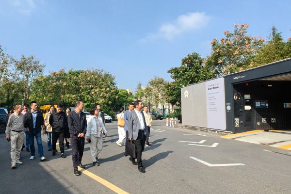 区人大常委会预算工委赴区绿化市容局开展跟踪调研