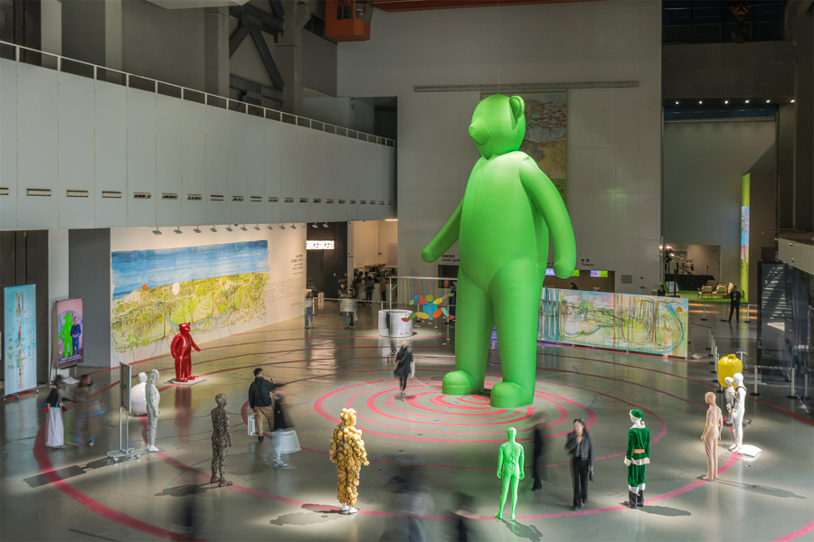 去了画展再去花展，“伊贝尔泰迪”漫步至初夏街头
