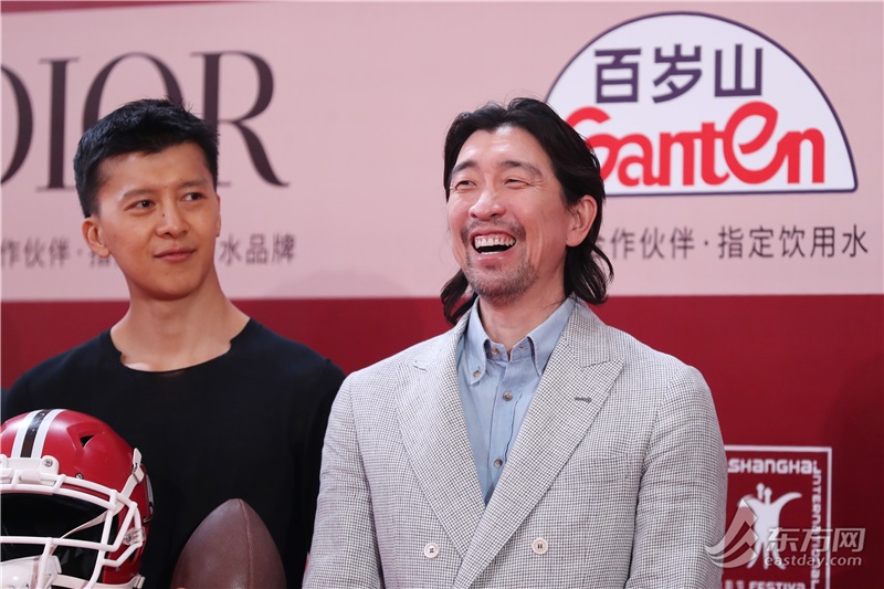 电影《冲·撞》主演王千源在红毯区接受采访