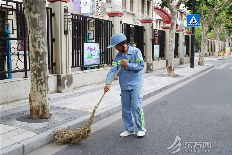 环卫工用汗水换都会洁净 上海优化保洁模式“蒸”战低温｜夏令一线