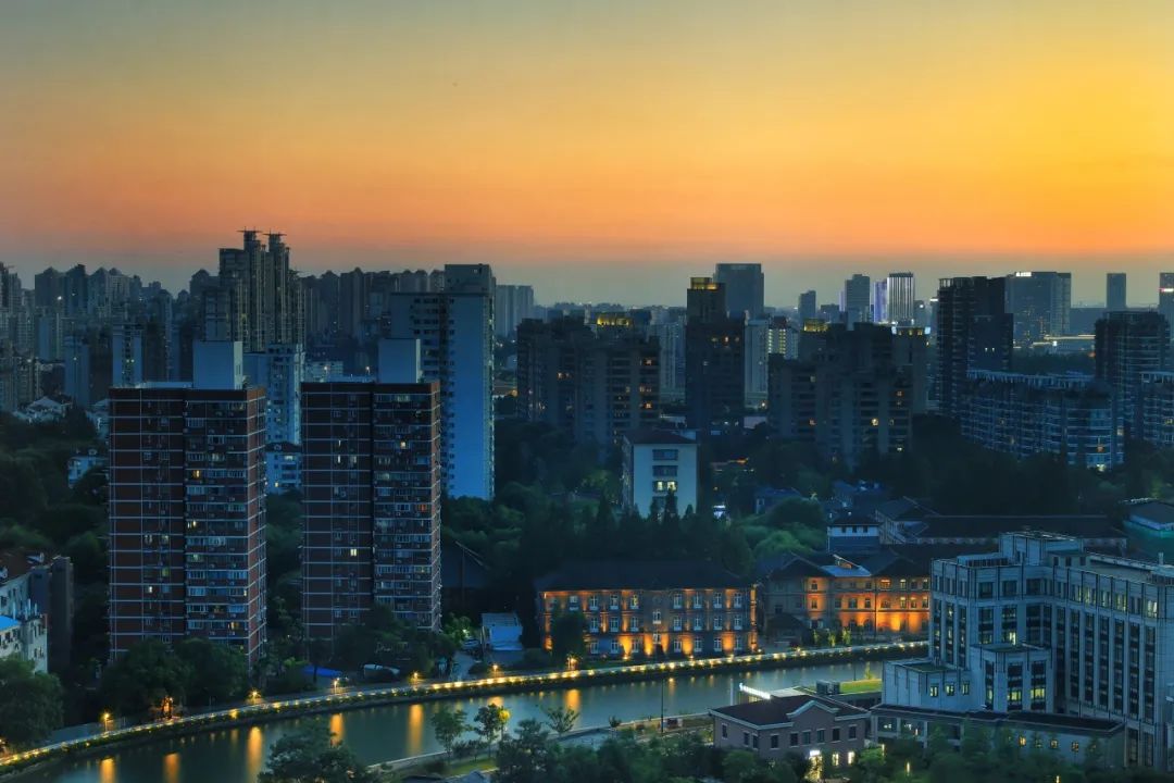 上海一周区情：烈日似火点亮夏季缤纷盛景 申城夜游同享亲子夸姣韶光