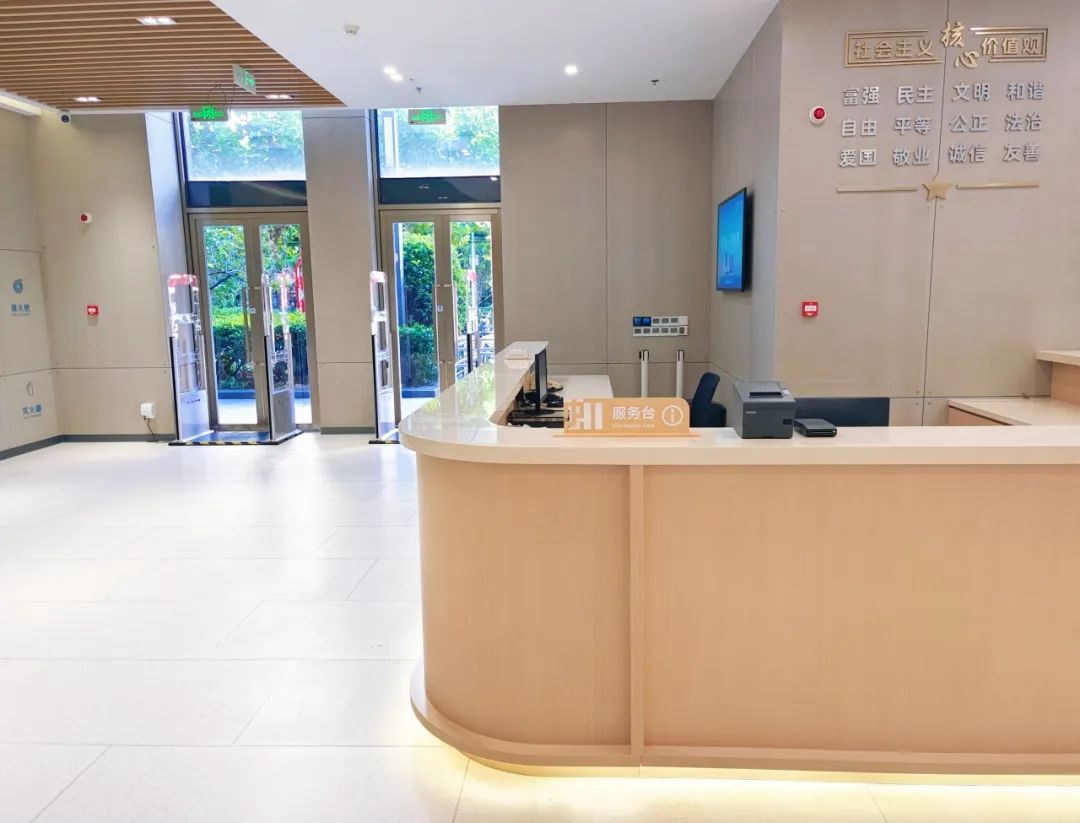 一楼·总服务台区图书馆总馆的新面貌先浅浅看下注:3楼整层目前暂不