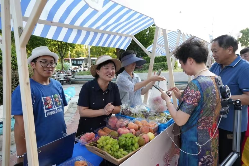 国度级非遗“小白龙”舞入商圈&#xA0;金山吕巷探索“农文旅体商”交融成长新途径