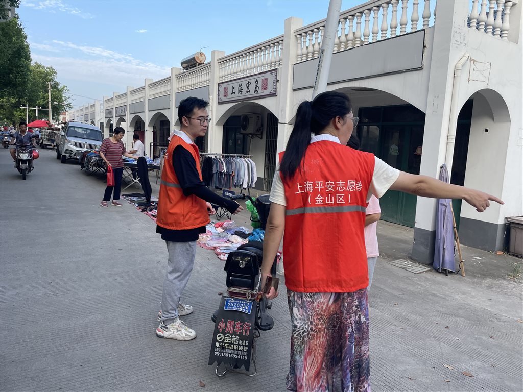 若何让“炊火气”更有“文化味”？沪郊张堰如许治理平易近间自觉集市……