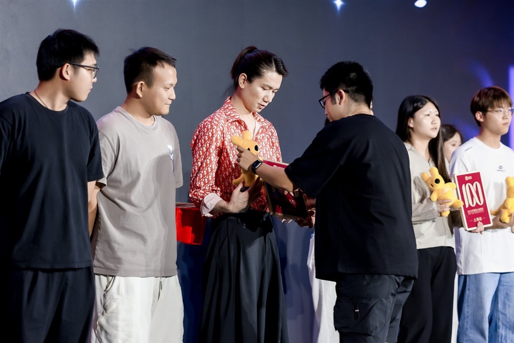 发型师苏然获“百大手艺人”