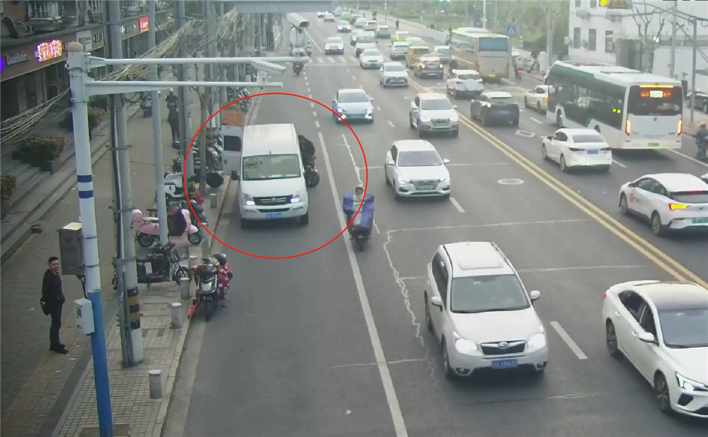 图说:犯罪团伙打包“发货“