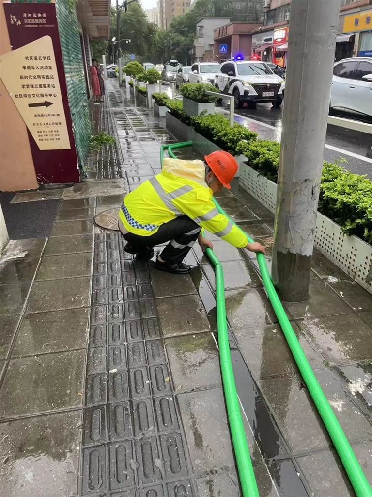 住民内涝、地库积水，物业应急部分闻“汛”而动全力排水保畅