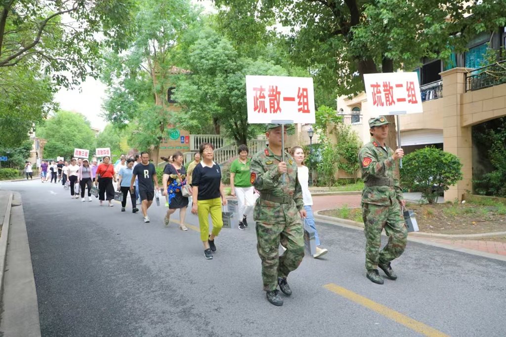 警报响起！金山区展开防空疏散练习训练以及国防带动集中鼓吹