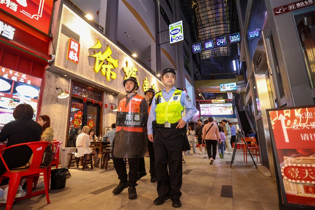 餐饮店内设有“岑寂屋”，化解小矛盾、小磨擦很生效，上海普陀警方联合商圈打造安全商户同盟