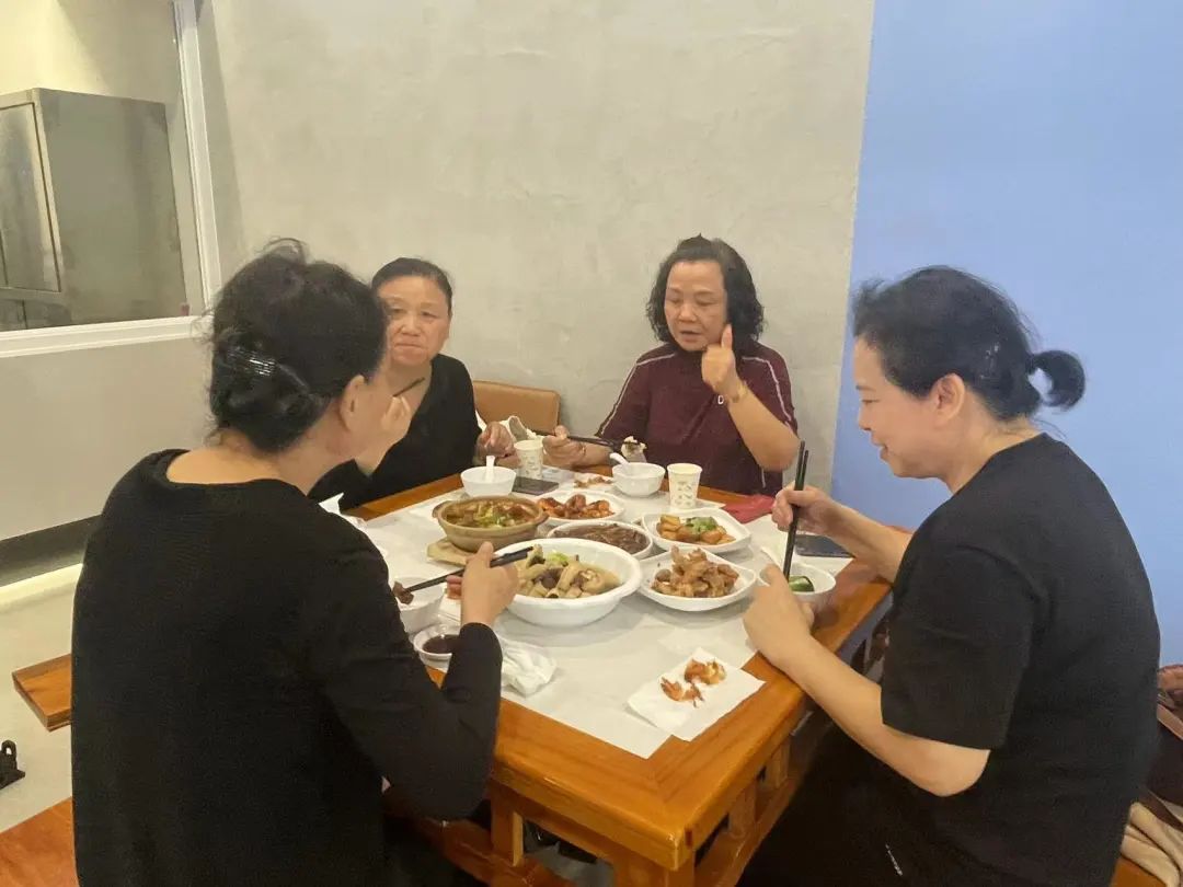 社区食堂推出特点小炒：小锅菜媲美年夜饭馆，便捷知足住民需求