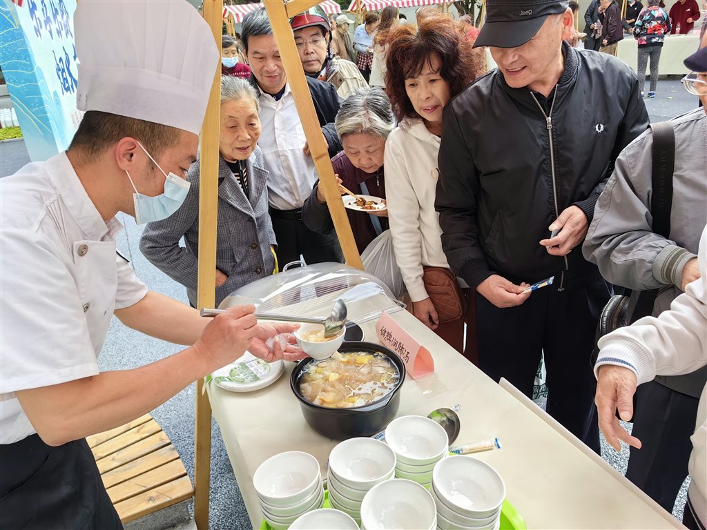 社区食堂的菜肴合不合住民口胃？“邻里美食节”住民烹美食