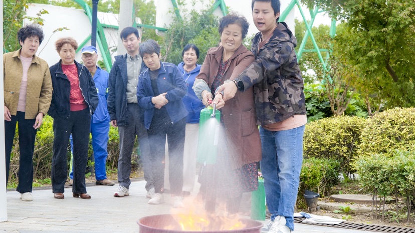 119消防鼓吹日主题勾当走入老港镇建港村