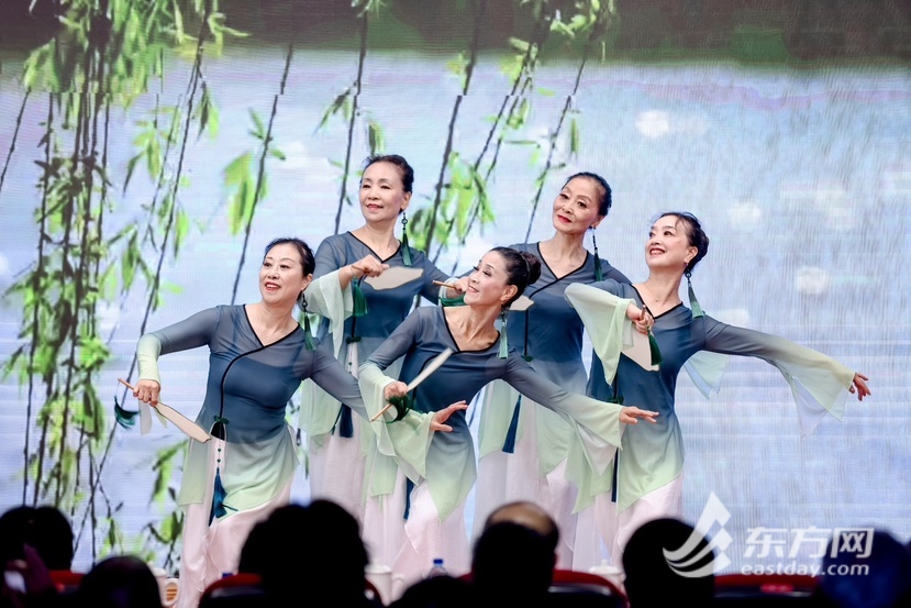 沪闽两地老年人交流学习功效 “年夜手牵小手”展现非遗魅力