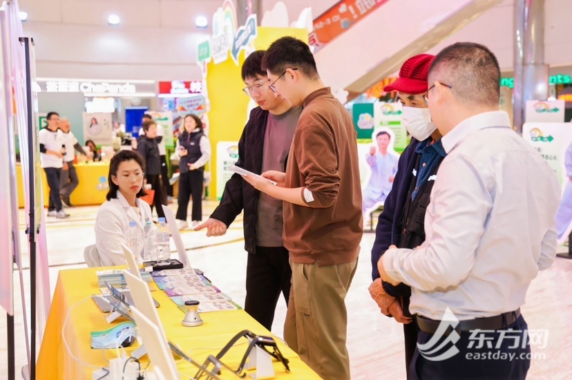 在“逛逛走走”中学习摄生常识 这个康健集市受市平易近青眼