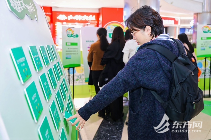 在“逛逛走走”中学习摄生常识 这个康健集市受市平易近青眼