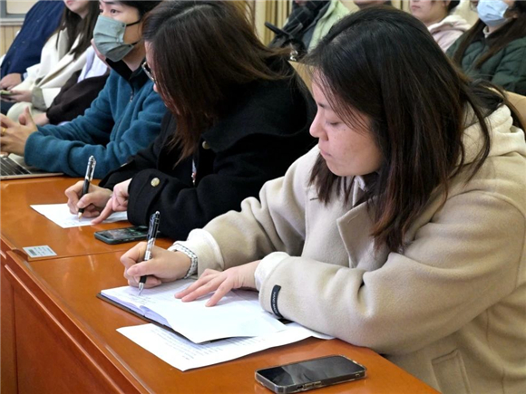 [浦东]高桥镇小学_有效沟通 共育成长——会沟通 “慧”育人主题讲座