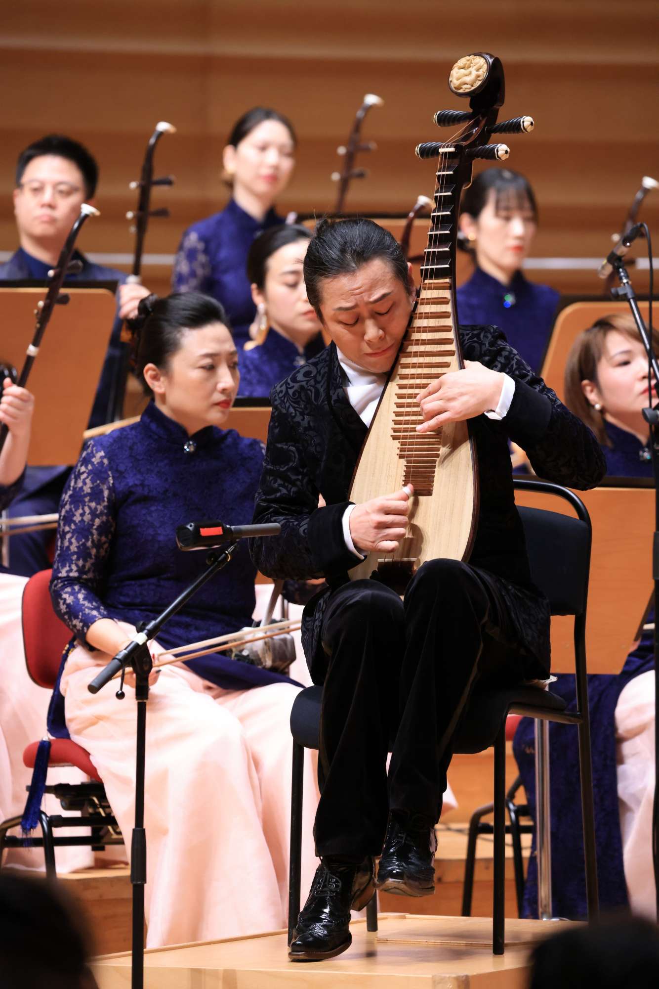 《花木兰》《王昭君》等经典旋律响起 顾冠仁琵琶协奏曲作品音乐会《芳华》在沪举办