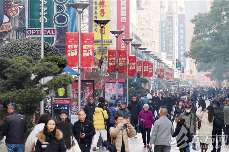 上海陌头春节空气拉满，红红火火迎新年