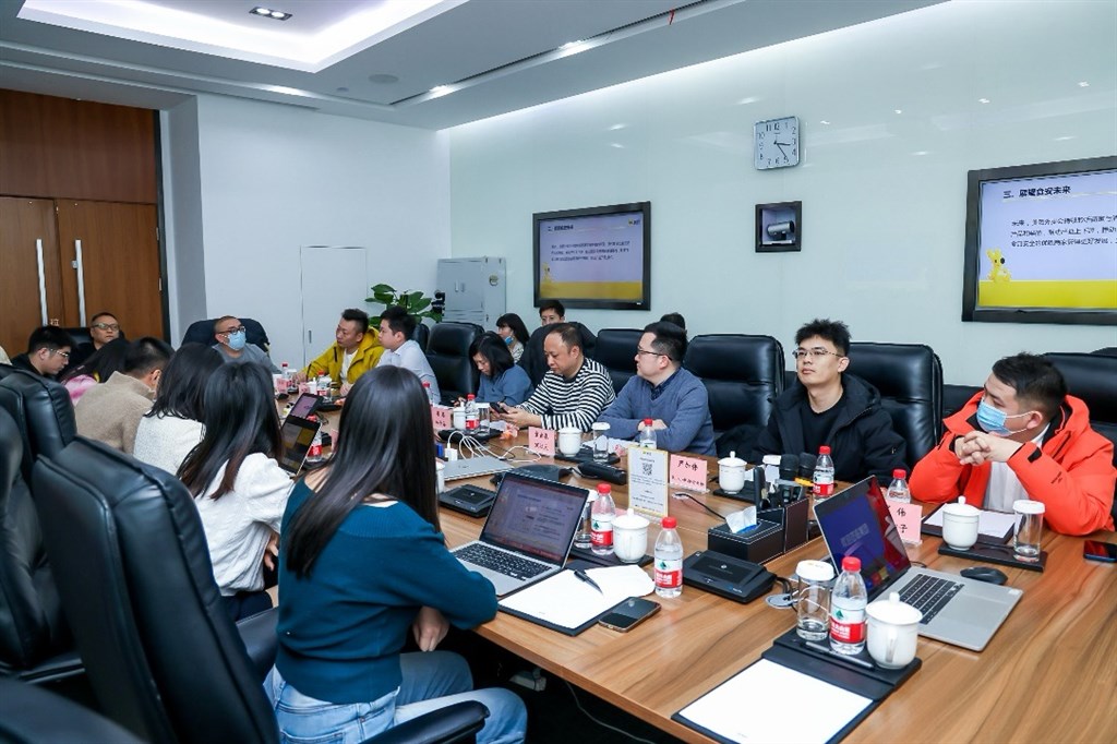 ▲2025年首场外卖商家恳谈会召开(摄影:陆原)