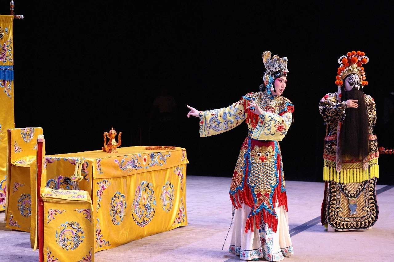 3月14日起,东艺“第十五届东方名家名剧月”还将推出9台12场演出, 其中不乏《霸王别姬》 《锁麟囊》《长生殿》等深受戏迷喜爱的剧目。
