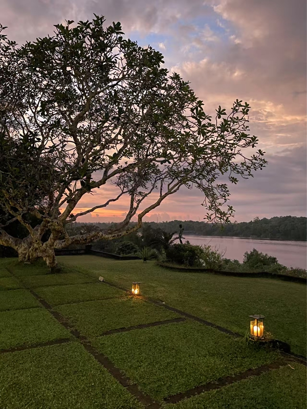 德杜瓦湖畔的卢努甘卡庄园，是斯里兰卡建筑师巴瓦在半个多世纪里持续创造的杰作