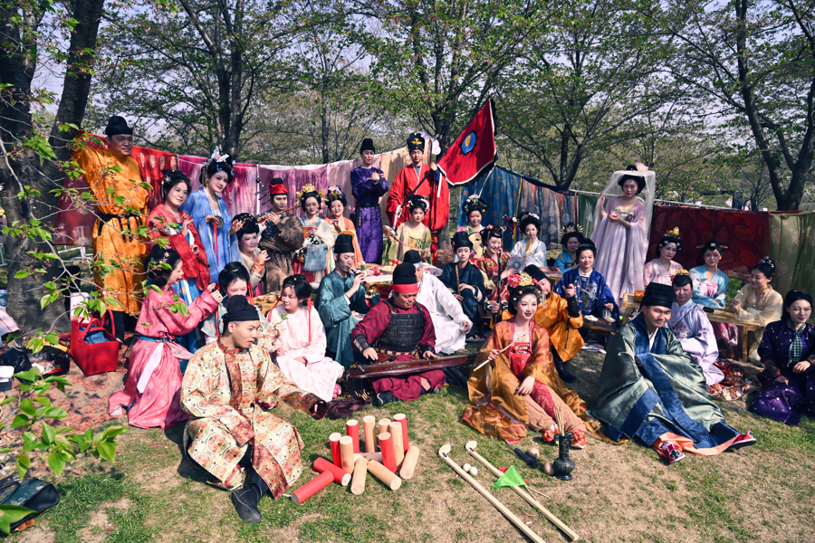 前来游玩的年轻人和cosplay摄影爱好者变多了。