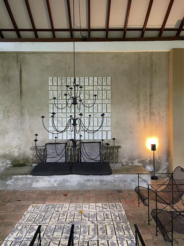 肉桂山房连通室外的客厅