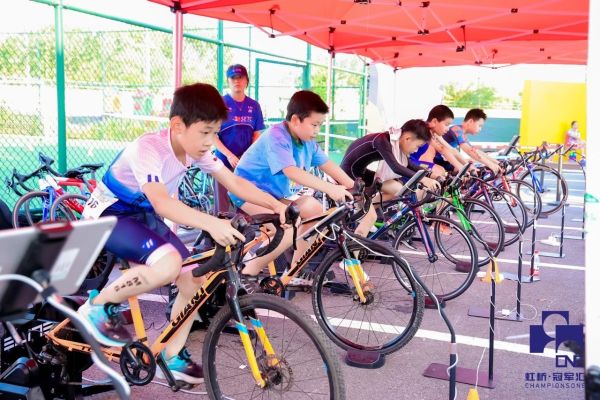 0425_095231386_905.jpg 铁人三项5.jpg