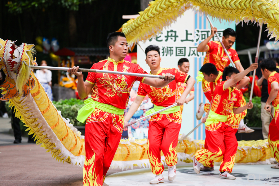 动力图|国际范与都市味,苏州河龙舟赛吸引世界龙舟高手逐浪争先