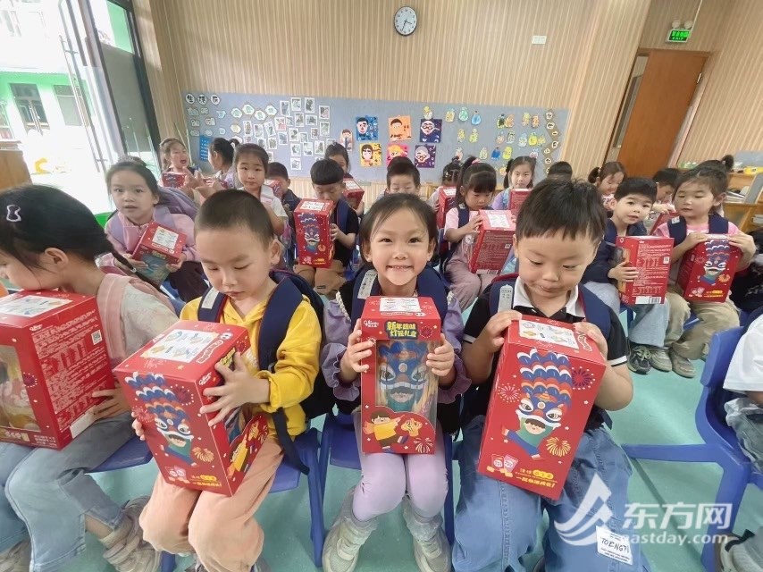 超过20,000个食品礼品盒为Shencheng儿童提供热的“