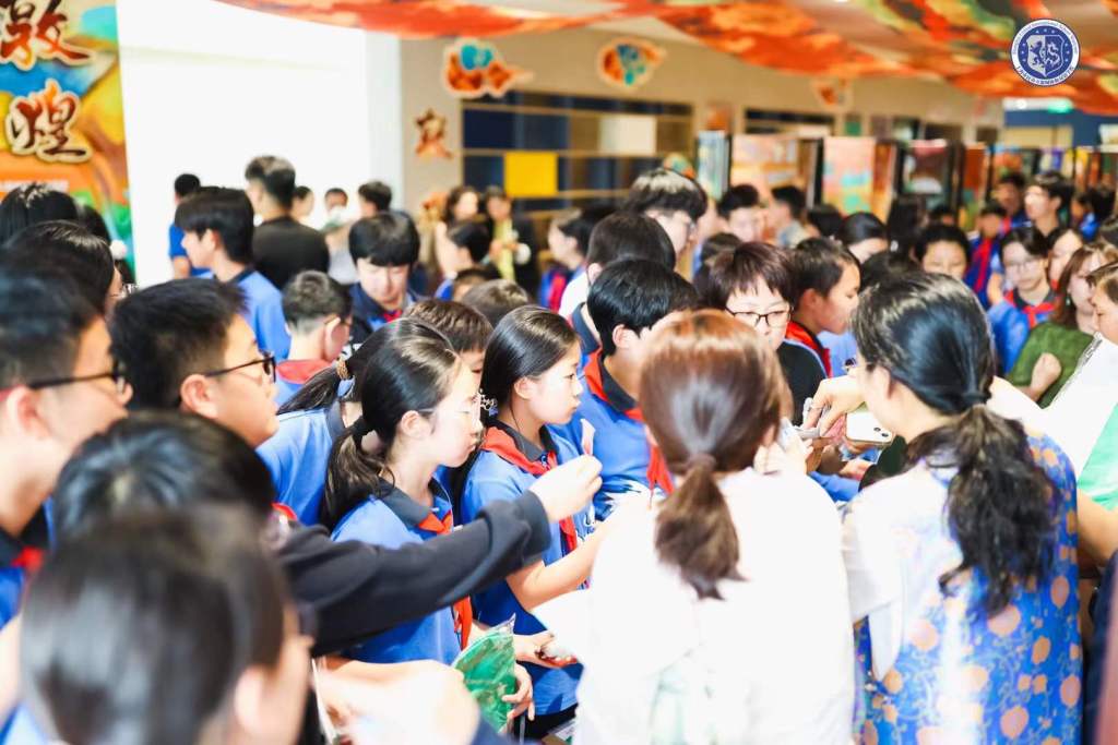 聚焦敦煌主题，这些初中生开启人生第一场“产品发布会”