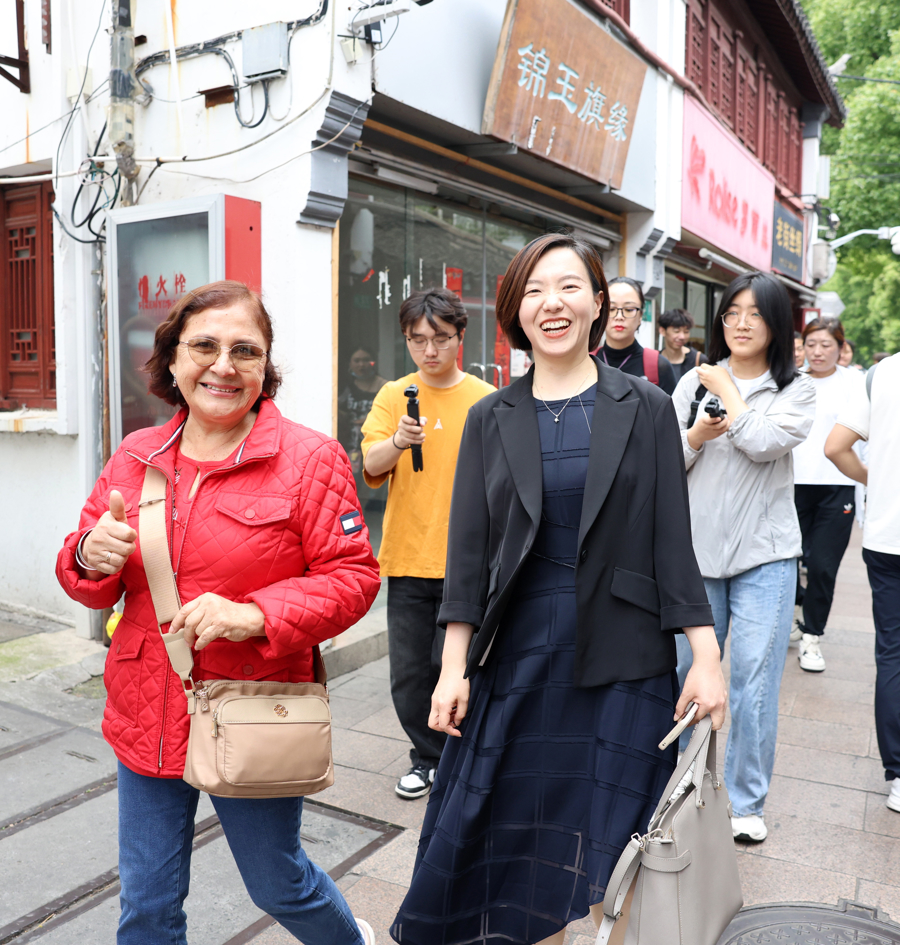 城市城市|上海柔和的城市访问了Qibao古老的城镇，真诚地希望中国的幸福生活
