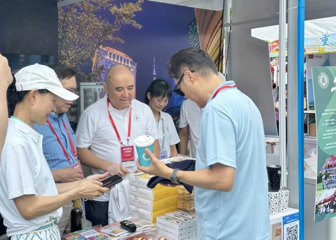 普托（Putuo）的特色菜出现在香港的街道上，社区