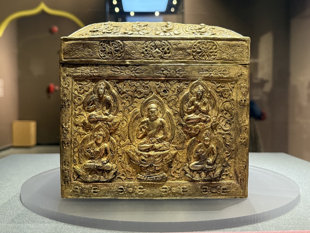 “地宫一开，便是半个盛唐”，西湖美术馆展出法门寺文物