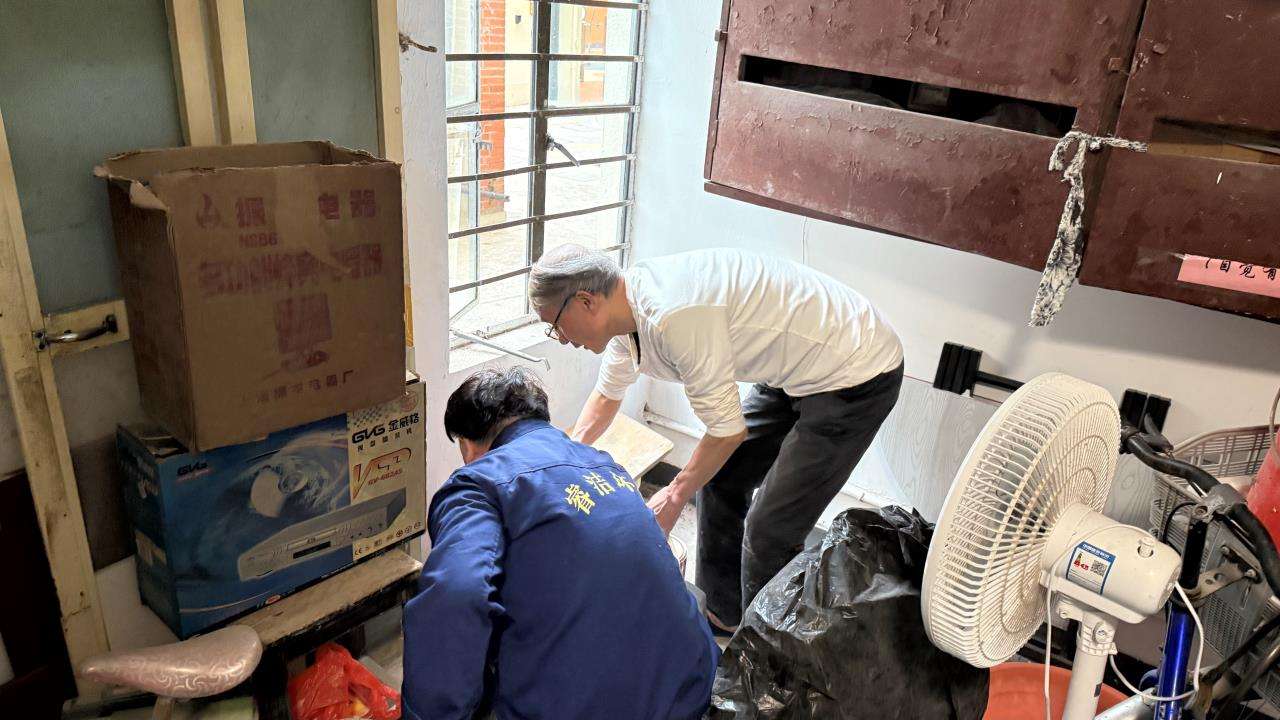 (清理消防通道堆物)