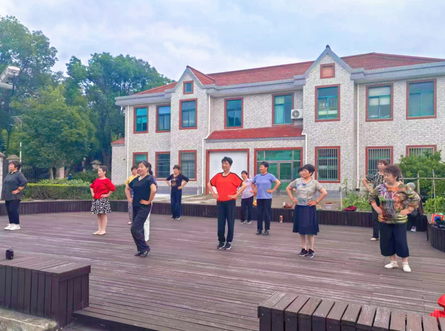 “半部分的菜园”明智地治