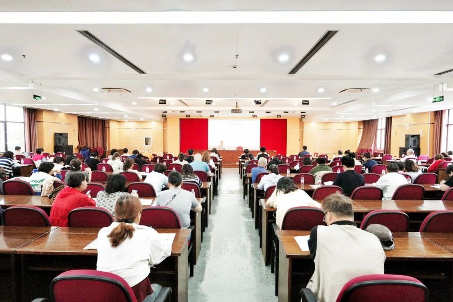 [暴力治理]强调社区中的社会组织共同产生新的土