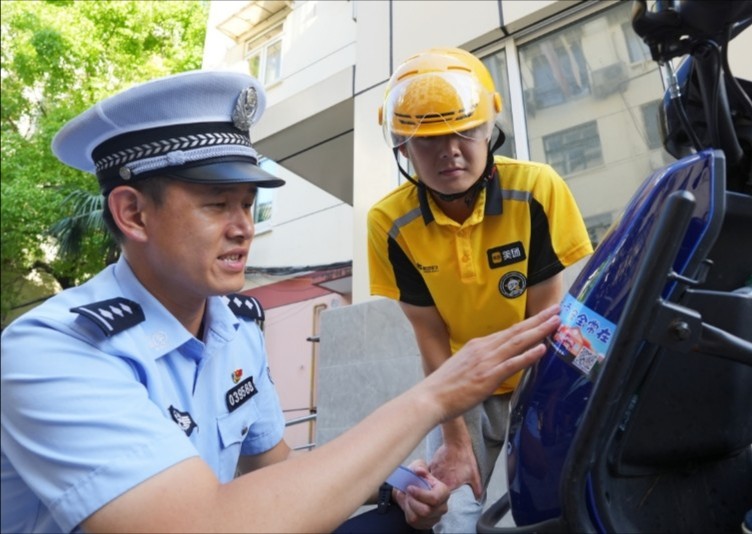 争取第一次和实用|法治在交通信号灯下的“规模