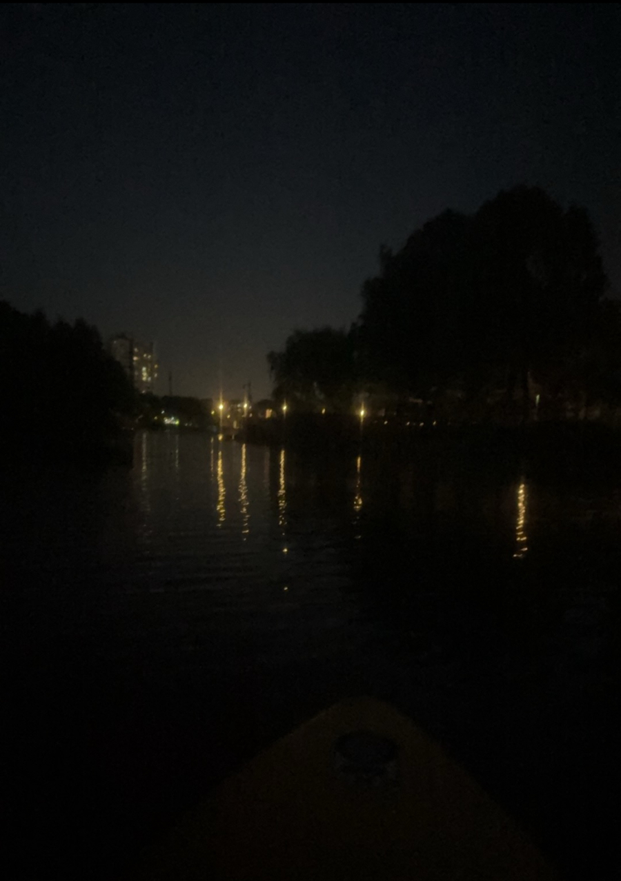 晚上七点半的水路状况