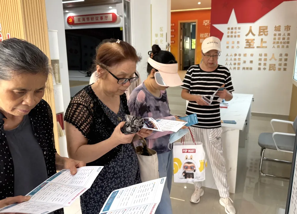 包括多种素质，它们为长者，中间和年轻