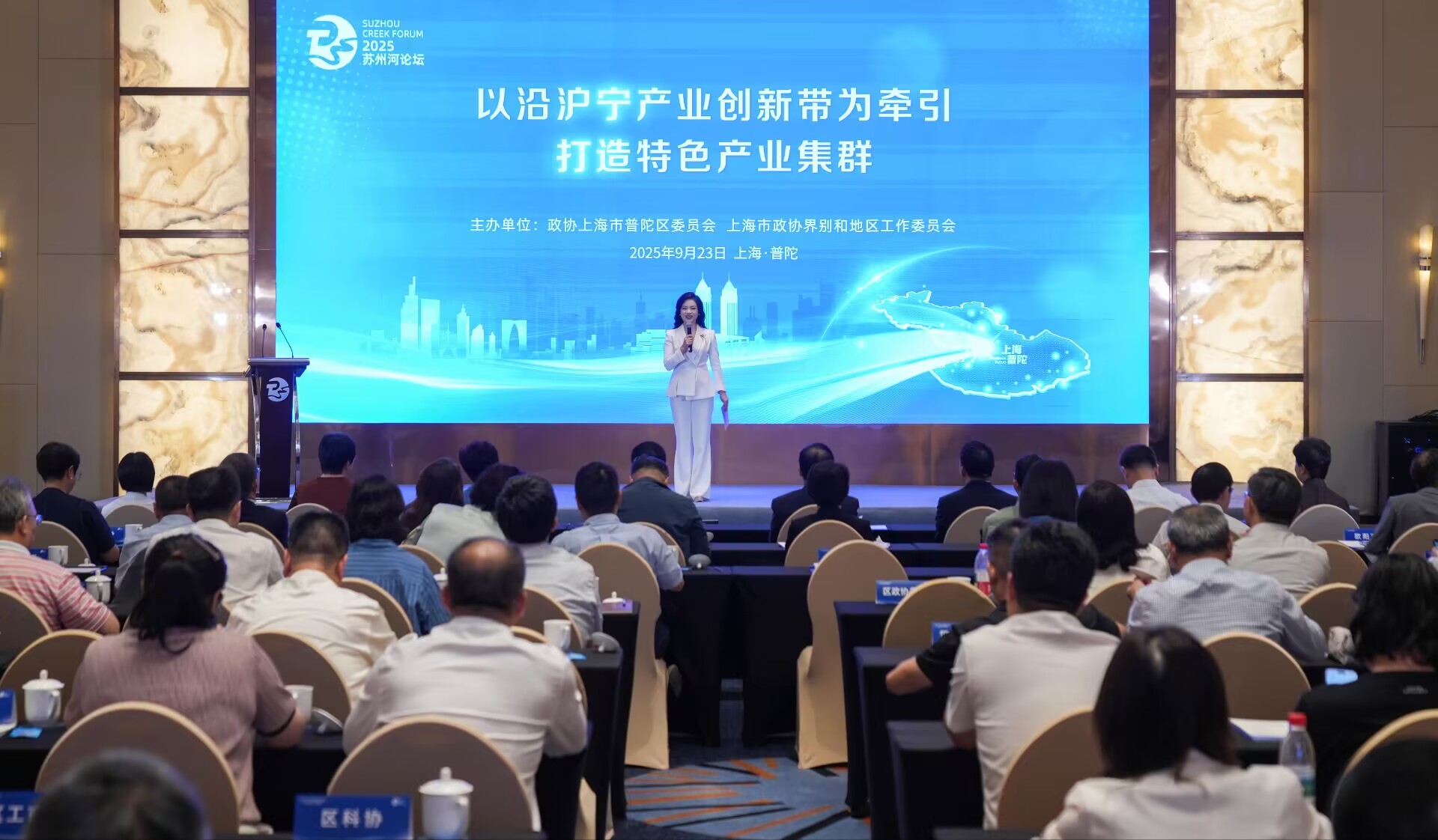 辅助之家“在手机上玩斗牛到底有没有挂”(的确真的有挂)