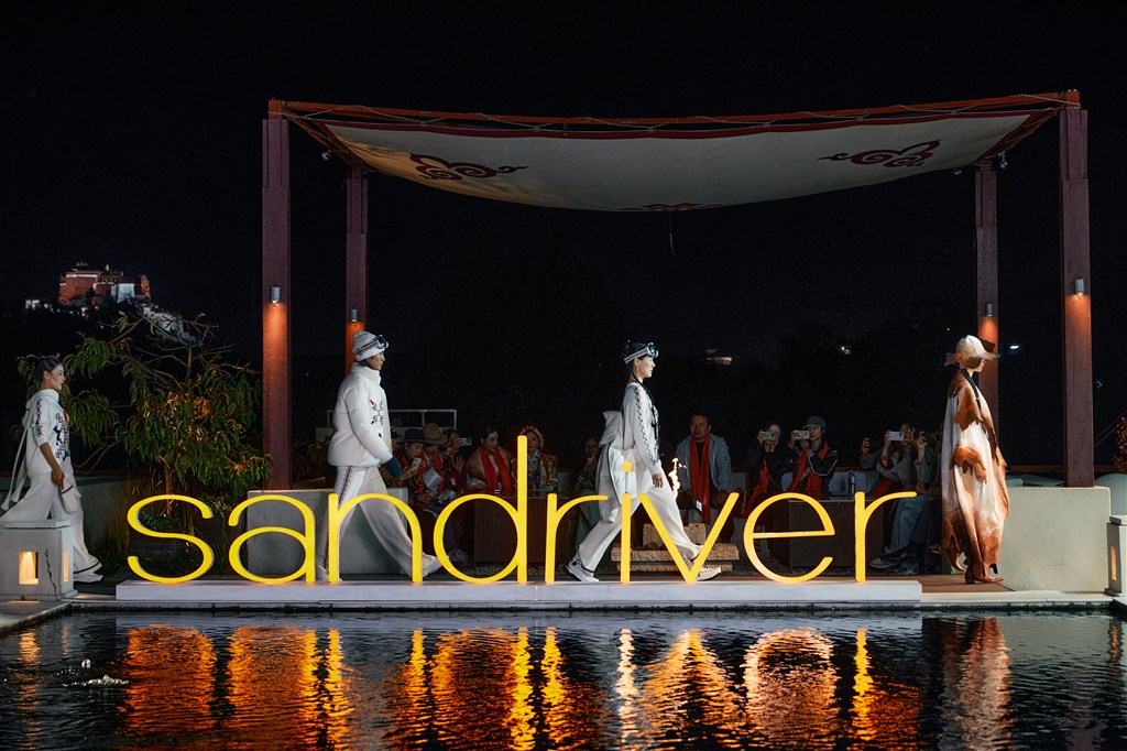 拉萨香格里拉酒店秀场