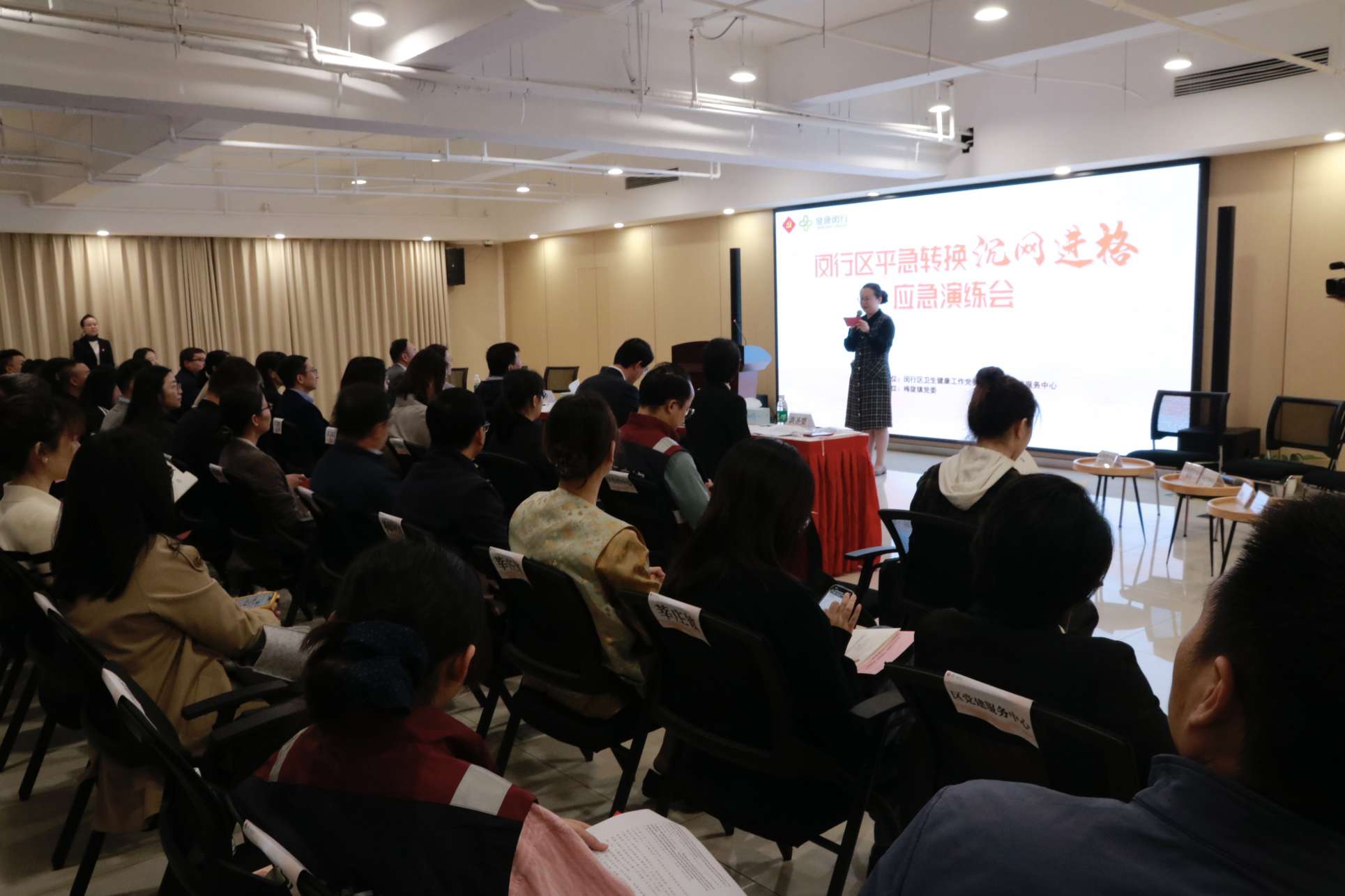 用军事训练筑起防线！闵行区调研