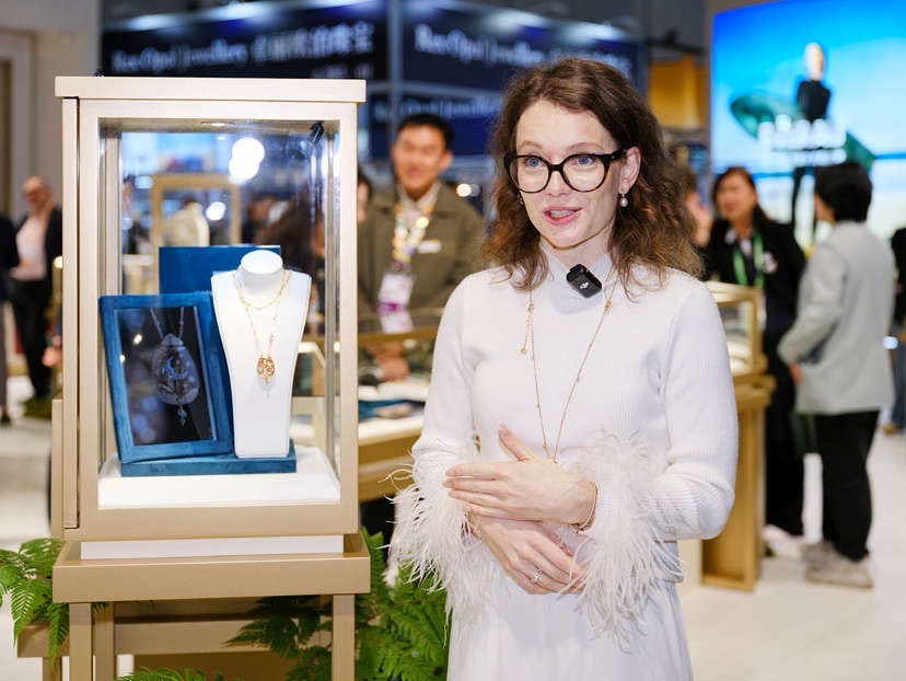 以“首发+保税”的创新模式，章园“静安会客室